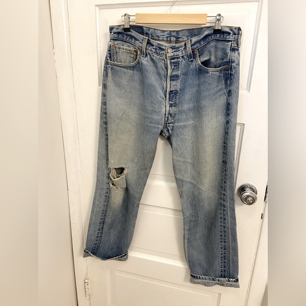 Vintage Levis 501 distressed jeans 36 x 33